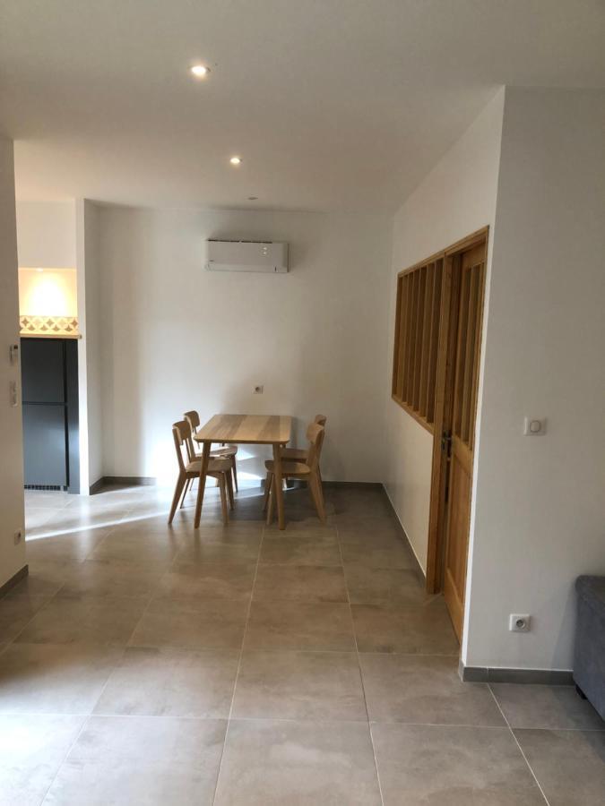 Bel appartement avec piscine chauffée Pezens Exterior foto