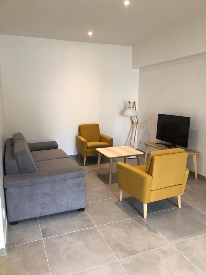Bel appartement avec piscine chauffée Pezens Exterior foto
