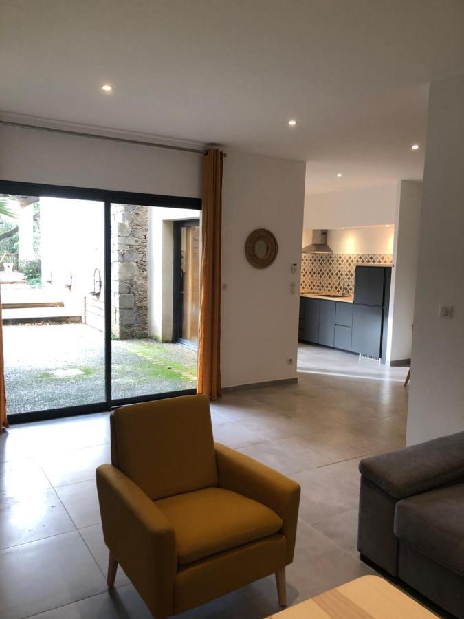 Bel appartement avec piscine chauffée Pezens Exterior foto