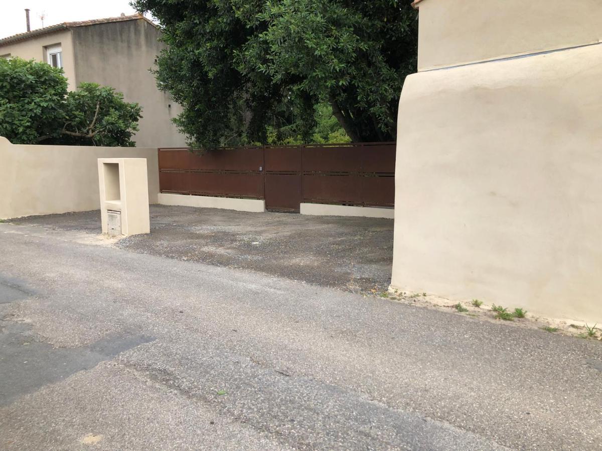 Bel appartement avec piscine chauffée Pezens Exterior foto