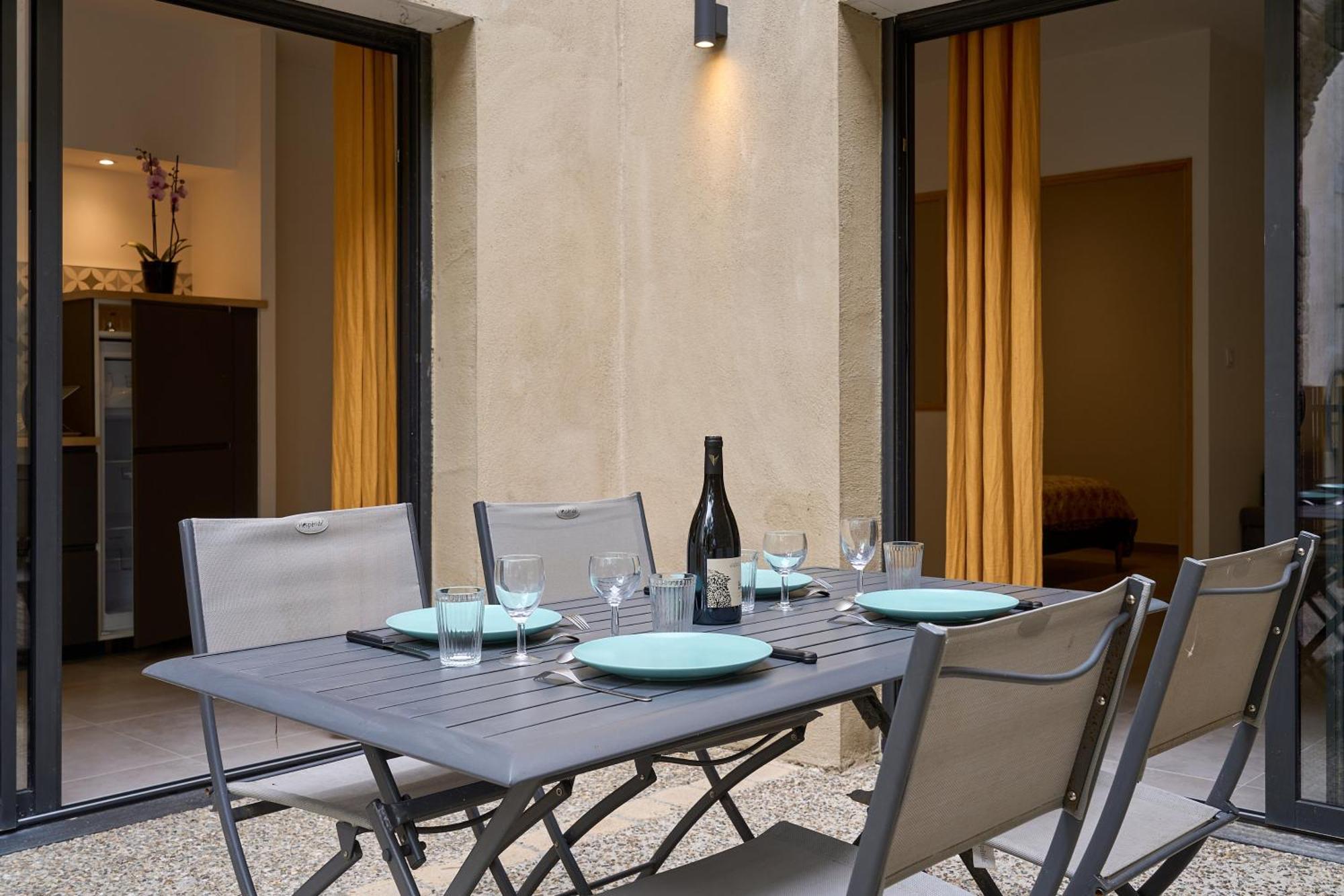 Bel appartement avec piscine chauffée Pezens Exterior foto