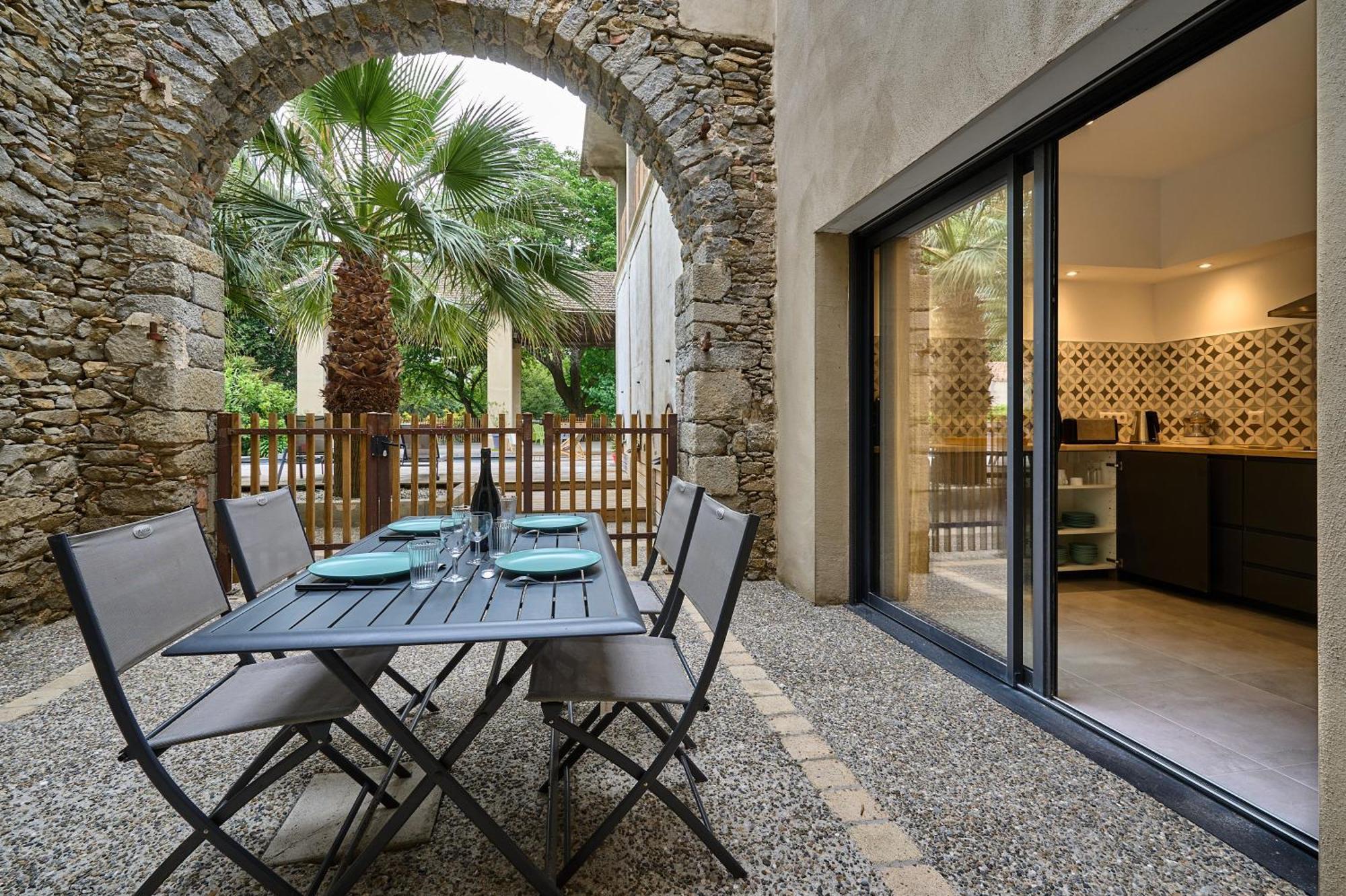 Bel appartement avec piscine chauffée Pezens Exterior foto